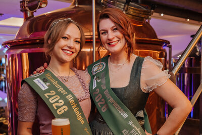 Bierkönigin Nele Schomaker und Bierprinzessin Jessica Pchaiek Bierkönigin Nele Schomaker und Bierprinzessin Jessica Pchaiek