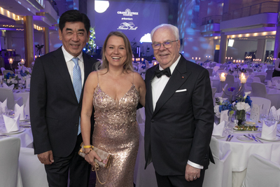 v.l. Tashi Takang, Nova Meierhenrich, Günter Ehnert v.l. Tashi Takang, Nova Meierhenrich, Günter Ehnert